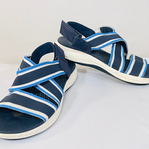 Clarks Sandals Womens 10 Blue White Canvas Stripe Performance Comfort Shoes - Picture 1 of 11